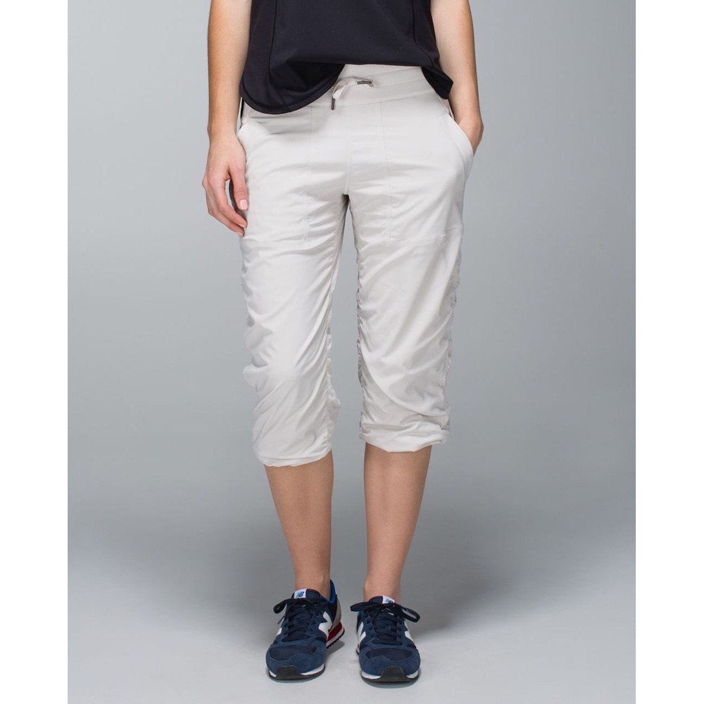Lululemon Yoga Camp Cargo Capri Pants Grey Y2K Hiking Activewear Women 4